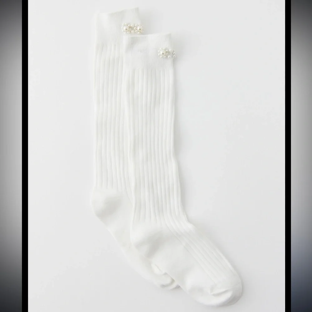 NWT Urban Outfitters Pearl Topped White Knee High Sock